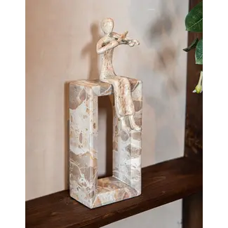 PTMD Ornament Aleria Beige viooldame op marmeren voetstuk