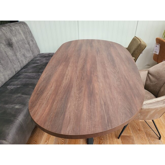 WoonMax Showroommodel Eettafel Orion Deens Ovaal 220 x 110 Dark Almond