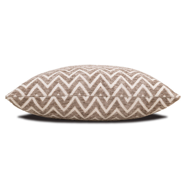 Richmond Interiors  Kussen Nino zand chevron