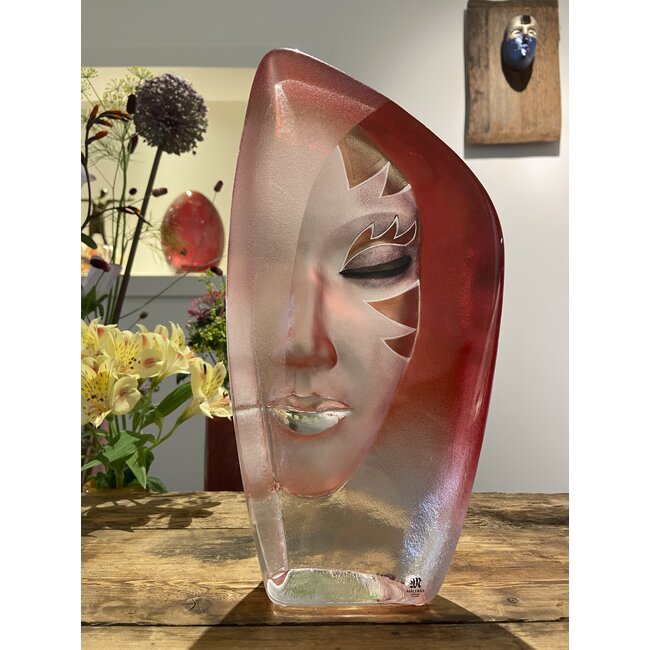 „Masquerade“ – Kristallskulptur von Mats Jonasson