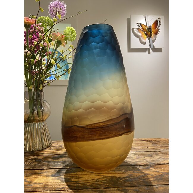 „Küstenlinie“ – mundgeblasene Glasvase in zarten Farben