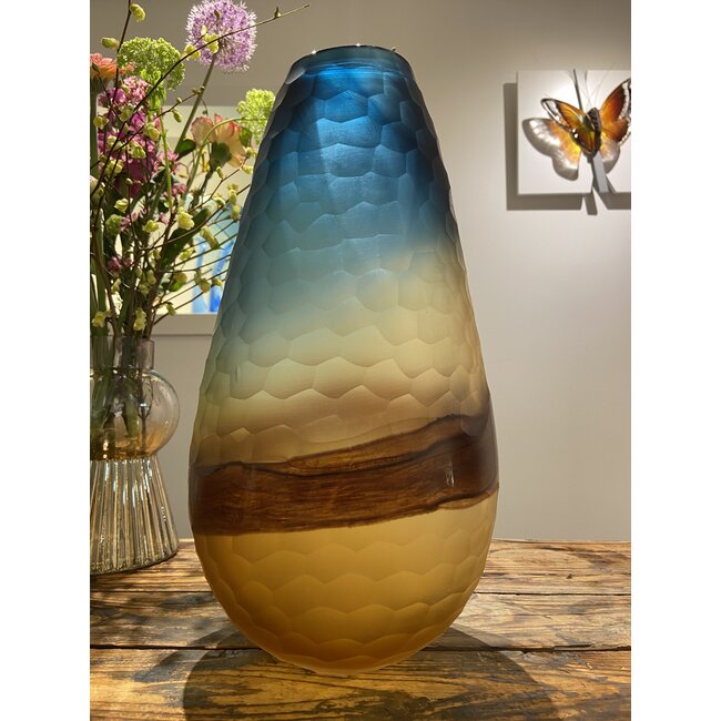 „Küstenlinie“ – mundgeblasene Glasvase in zarten Farben