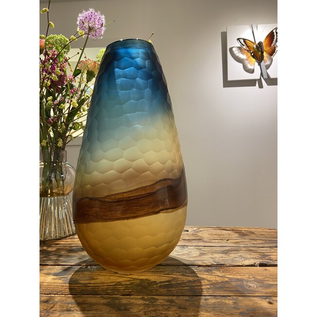 „Küstenlinie“ – mundgeblasene Glasvase in zarten Farben