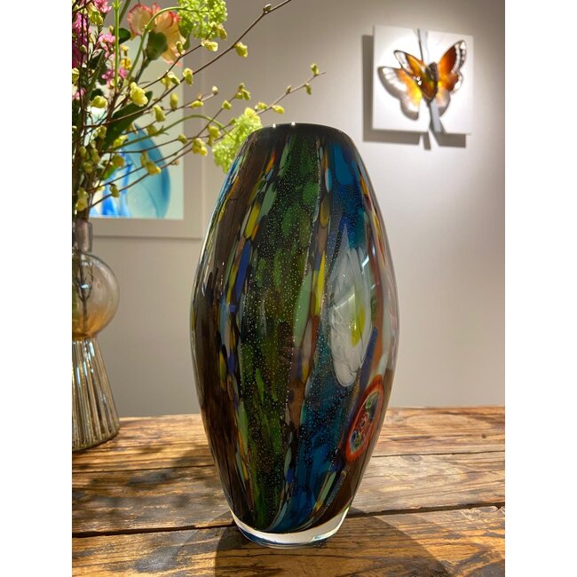 Een explosie van kleur op een diepe, elegante basis