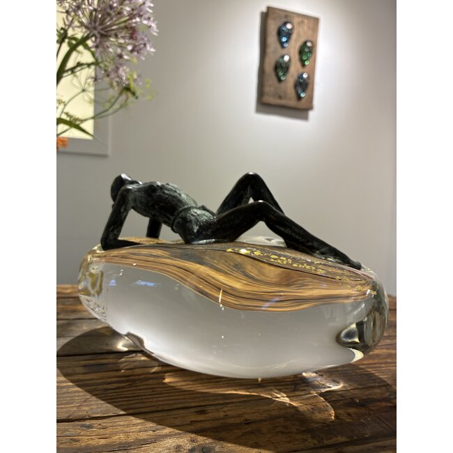 Overvloed – Symbolisch kunstwerk in brons, glas en bladgoud