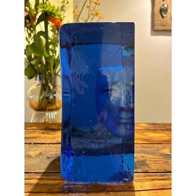 Kosta Boda, Bertil Vallien, „Azur Look“ – handgefertigtes schwedisches Kristallkunst-Objekt in tiefblau, limitierte Auflage.