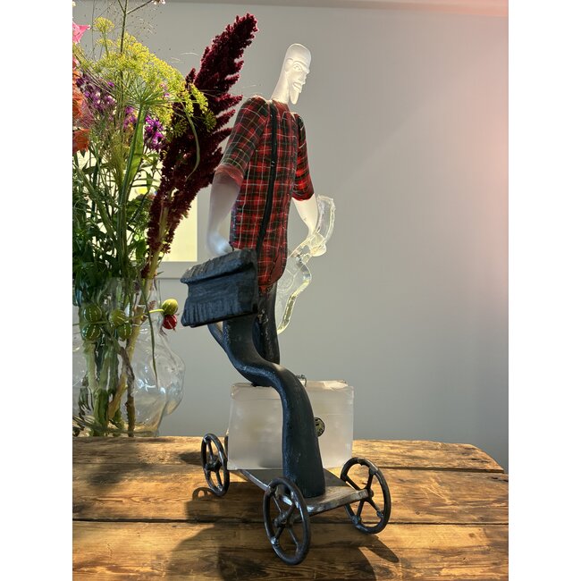 Kjell Engman – „Forever Young” | Einzigartige Skulptur von Kosta Boda – Symbol für Jugendlichkeit und Lebensfreude