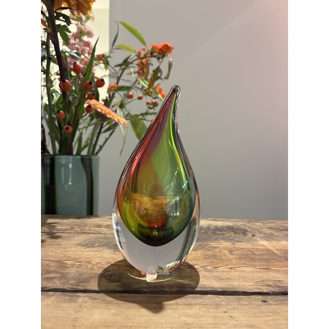 „Kristalltraum“ – Eleganz in Farbe und Licht