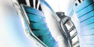 Glas aan de muur: tijdloze en persoonlijke wanddecoratie met prachtige kleuren 