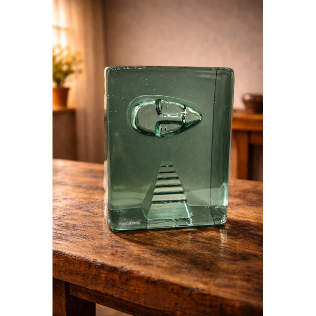 Serica „Azur“ von Kosta Boda – einzigartiges Kristallobjekt mit symbolischem Porträt und Treppe, Entwurf von Bertil Vallien (signiert & limitiert, 15 cm)