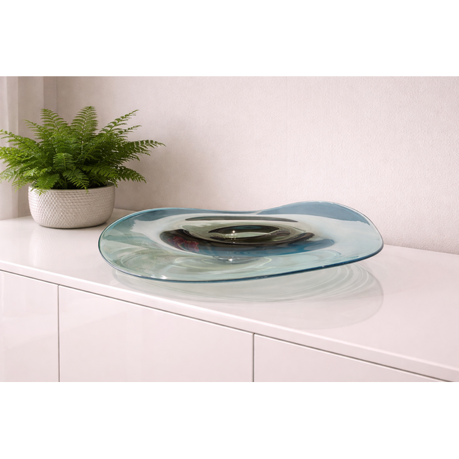 Helder blauw kristallen schaal