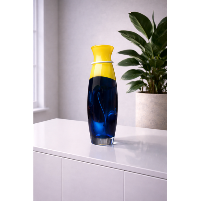 „Dienstmagd mit Milchkrug“ – Vermeers Einfachheit in Glas und Farbe