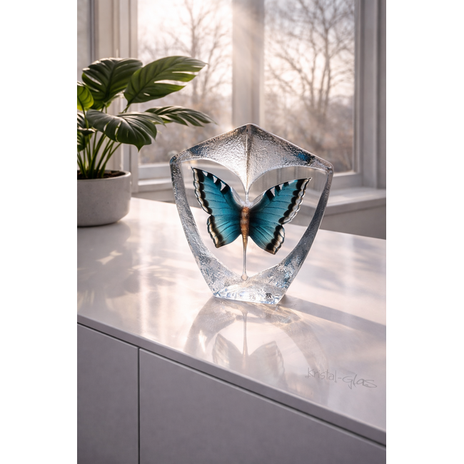 Mats Jonasson „Blauer Schmetterling“ aus Kristallglas