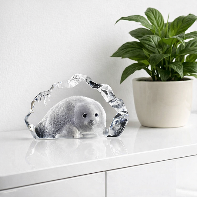 Mats Jonasson (Glaskunstenaar) Kristallen baby zeehond