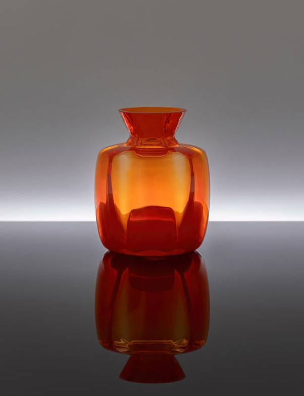 Het Oranjevaasje: Nederlandse glastraditie, koninklijke symboliek en het verhaal van achter het beroemde Oranjevaasje