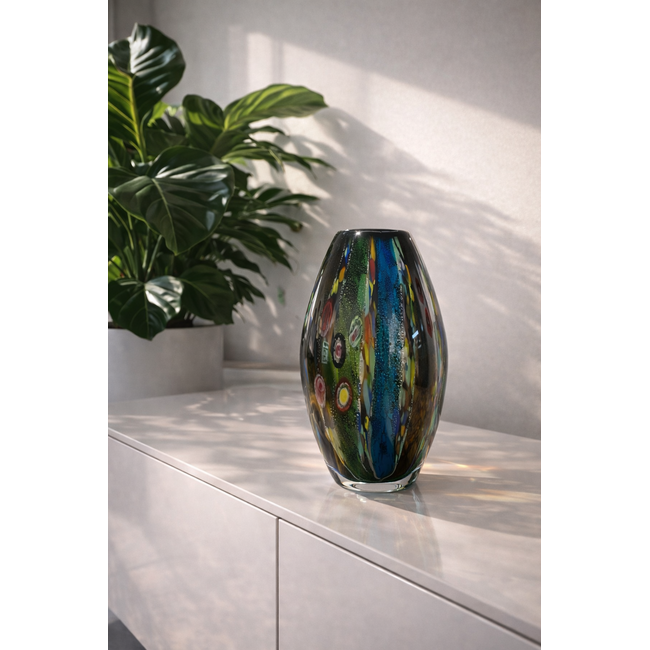 Eine Farbexplosion auf einem dunklen, eleganten Grundton