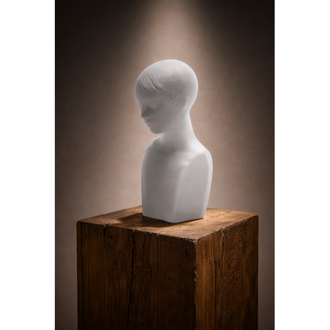 Satinierte „Isolde“ – Kristallskulptur von Markus Åkesson | Kosta Boda | 22 cm mundgeblasen