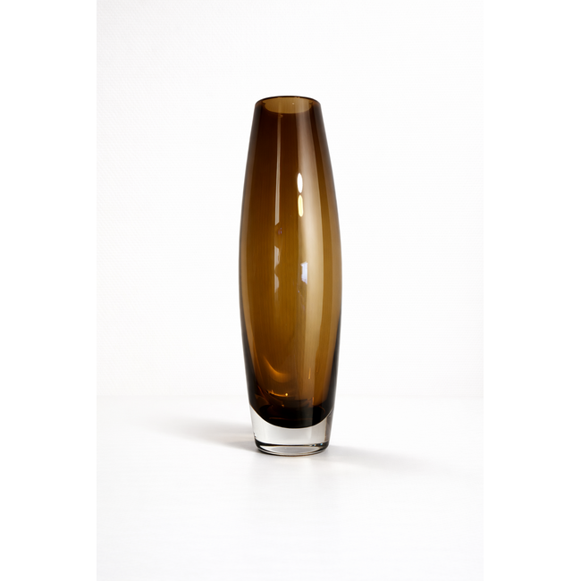 „Thursday Memory“ – mundgeblasene Kristallvase in warmem Braun aus der Kollektion „Days“