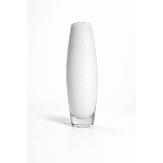 Sunday Silence – Handgeblasene Kristallvase in sanftem Weiß aus der Kollektion Days