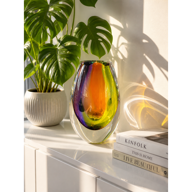 Regenbogen im Kristall – Ein Tanz aus Licht und Farbe