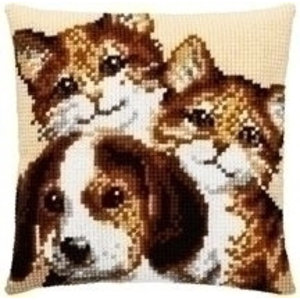 Pako Pako kruissteekkussen poezen en hond 003 224 Pako Pako kruissteekkussen poezen en hond 003 224