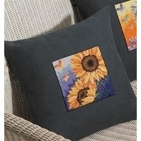 Borduurkussen zonnebloemen en vlinders 83 3142