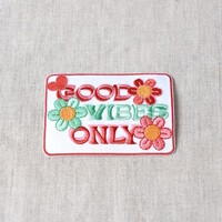 Applicatie Kleding Good Vibes Only 5.5 x 8 cm