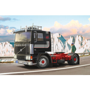 Italeri Italeri Mercedes-Benz Actros MP4 Big Space Grand Italeri Italeri Mercedes-Benz Actros MP4 Big Space Grand