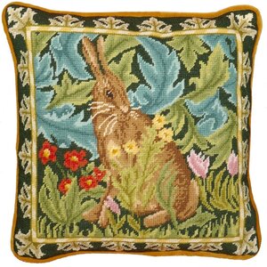 Bothy Threads Bothy Threads Petit Point Borduurkussen Woodland Hare Tapestry