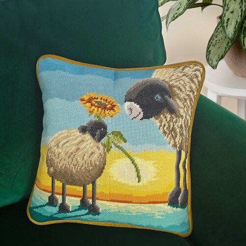 Bothy Threads Bothy Threads Petit Point Borduurkussen Just Because… Bothy Threads Bothy Threads Petit Point Borduurkussen Just Because…