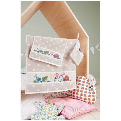 Rico Design Badstof Handdoek Roze met witte stippen 50 x 100 cm