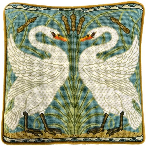 Bothy Threads Petit Point Borduurkussen Swan, Rush And Iris Tapestry