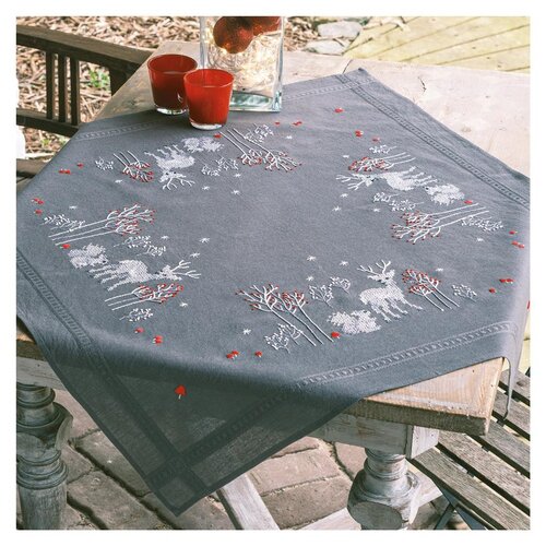 Vervaco Vervaco Tafelkleed Bosdieren in de winter 80 x 80 cm