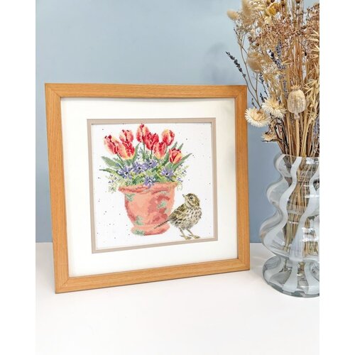 Bothy Threads Bothy Threads Borduurpakket The Meadow Pipit