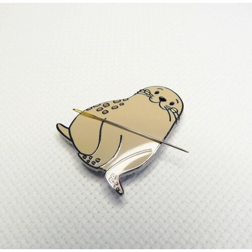 Leti Stitch Needle Minder Cozy Seal Pup