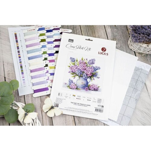 Leti Stitch Leti Stitch Borduurpakket Fragile The Bat of Fragile Hope Leti Stitch Leti Stitch Borduurpakket Fragile The Bat of Fragile Hope