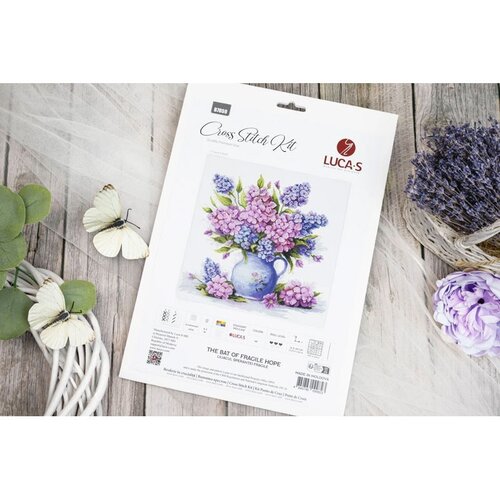 Leti Stitch Leti Stitch Borduurpakket Fragile The Bat of Fragile Hope Leti Stitch Leti Stitch Borduurpakket Fragile The Bat of Fragile Hope