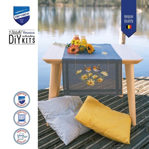 Vervaco Vervaco Tafelloper Roodborstjes en gele bloemen 40 x 100 cm