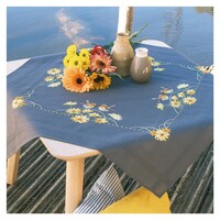Vervaco Tafelkleed Roodborstjes en gele bloemen 80 x 80 cm