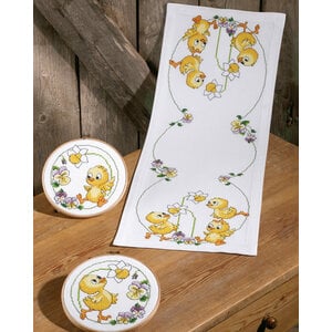 Permin Permin tafelloper Easter chickens 34 x 95 cm 75-7873