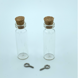 Hobby & Crafting Fun Mini glazen flessen met kurk- en schroefhanger 2 stuks ca. 12 x 40 mm Hobby & Crafting Fun Mini glazen flessen met kurk- en schroefhanger 2 stuks ca. 12 x 40 mm