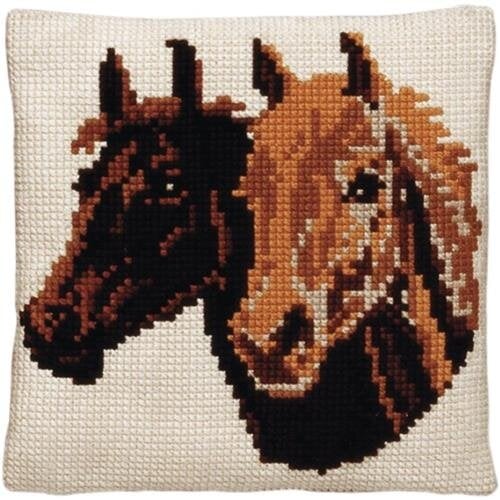 Pako Pako kruissteekkussen Paardenhoofden 40 x 40 cm Pako Pako kruissteekkussen Paardenhoofden 40 x 40 cm