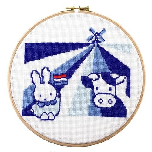 Pako Pako Borduurpakket Nijntje met koe 20 cm Pako Pako Borduurpakket Nijntje met koe 20 cm