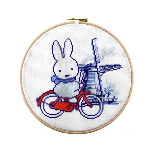Pako Pako Borduurpakket Nijntje op fiets 20 cm Pako Pako Borduurpakket Nijntje op fiets 20 cm