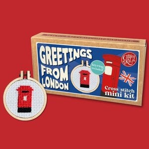 The Crafty Company Borduurpakket Matchbox Kit Greetings from London The Crafty Company Borduurpakket Matchbox Kit Greetings from London