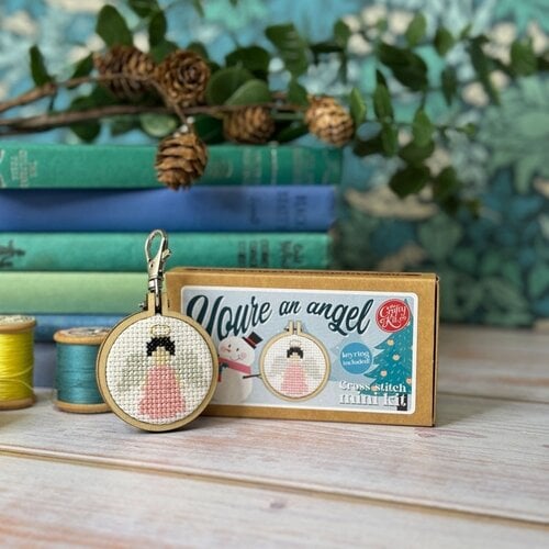 The Crafty Company Borduurpakket Matchbox You're an Angel The Crafty Company Borduurpakket Matchbox You're an Angel