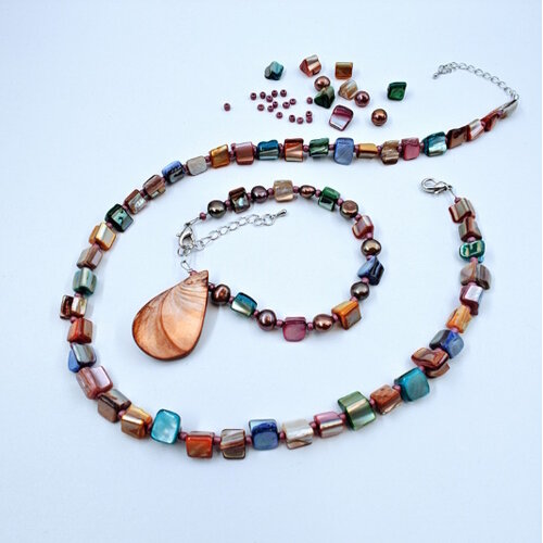 Hobby & Crafting Fun Sieraden set Natuurkleuren voor 1 ketting + 1 armband of 3 armbanden Hobby & Crafting Fun Sieraden set Natuurkleuren voor 1 ketting + 1 armband of 3 armbanden