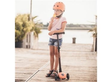 Visible et en sécurité sur la route grâce à un chouette casque de vélo