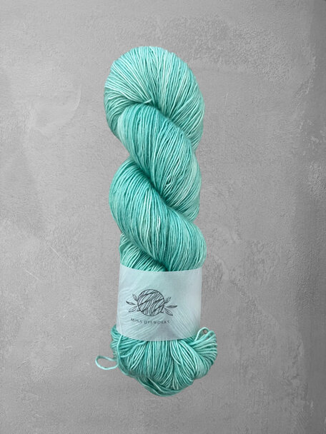 Mina Dyeworks Merino Singles - "#98ff98" - 100% SW Merino - 100gr - 420m