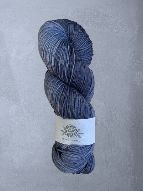 Mina Dyeworks Sock - "Spijkerbroek" 425m - 100g - 80%merino - 20% polyamide